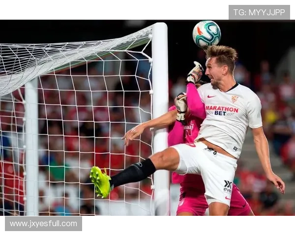 朗斯大胜登顶仍瞄准欧冠资格