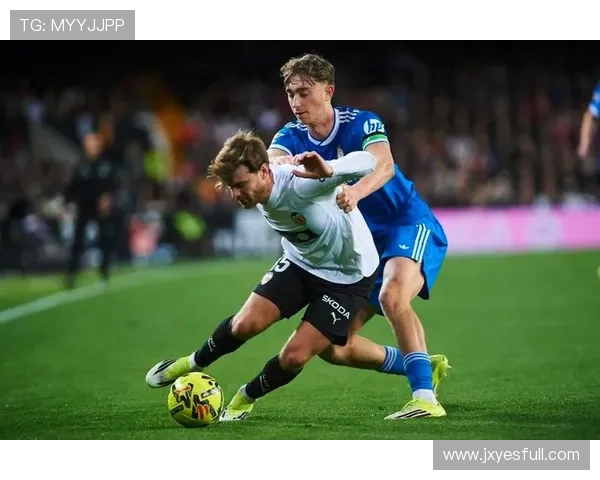 瓦伦西亚2-0击败赫罗纳,获得赛季首胜 瓦伦西亚2-0击败赫罗纳,获得赛季首胜